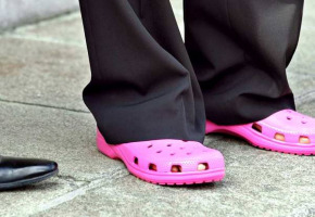 crocs-bachelot