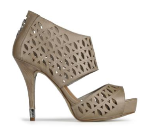 ... Guess été 2012 : jusquâà -50% sur les chaussures italiennes ... Guess été 2012 : jusquâà -50% sur les chaussures italiennes