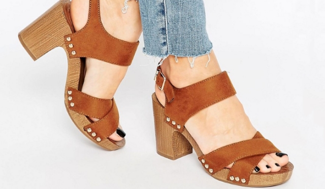 sandales suedoises semelle bois
